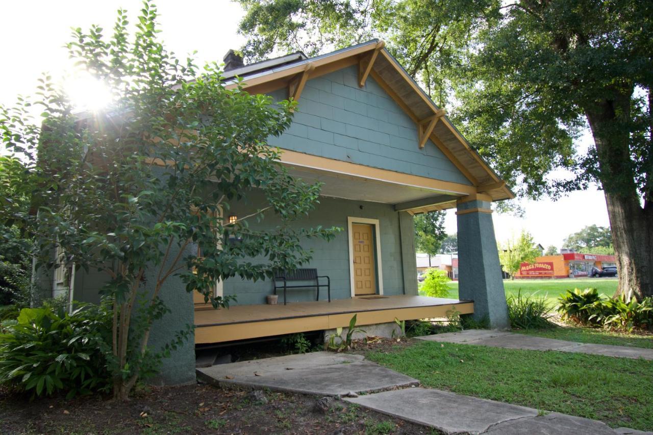 Cajun Hostel Downtown ลาฟาแย็ตต์ ภายนอก รูปภาพ